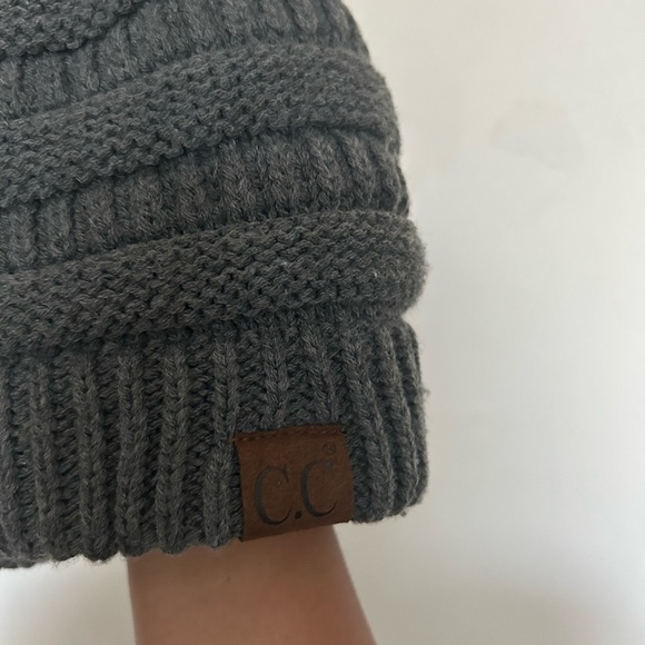C.C fur Pom knit beanie - Picture 4 of 4